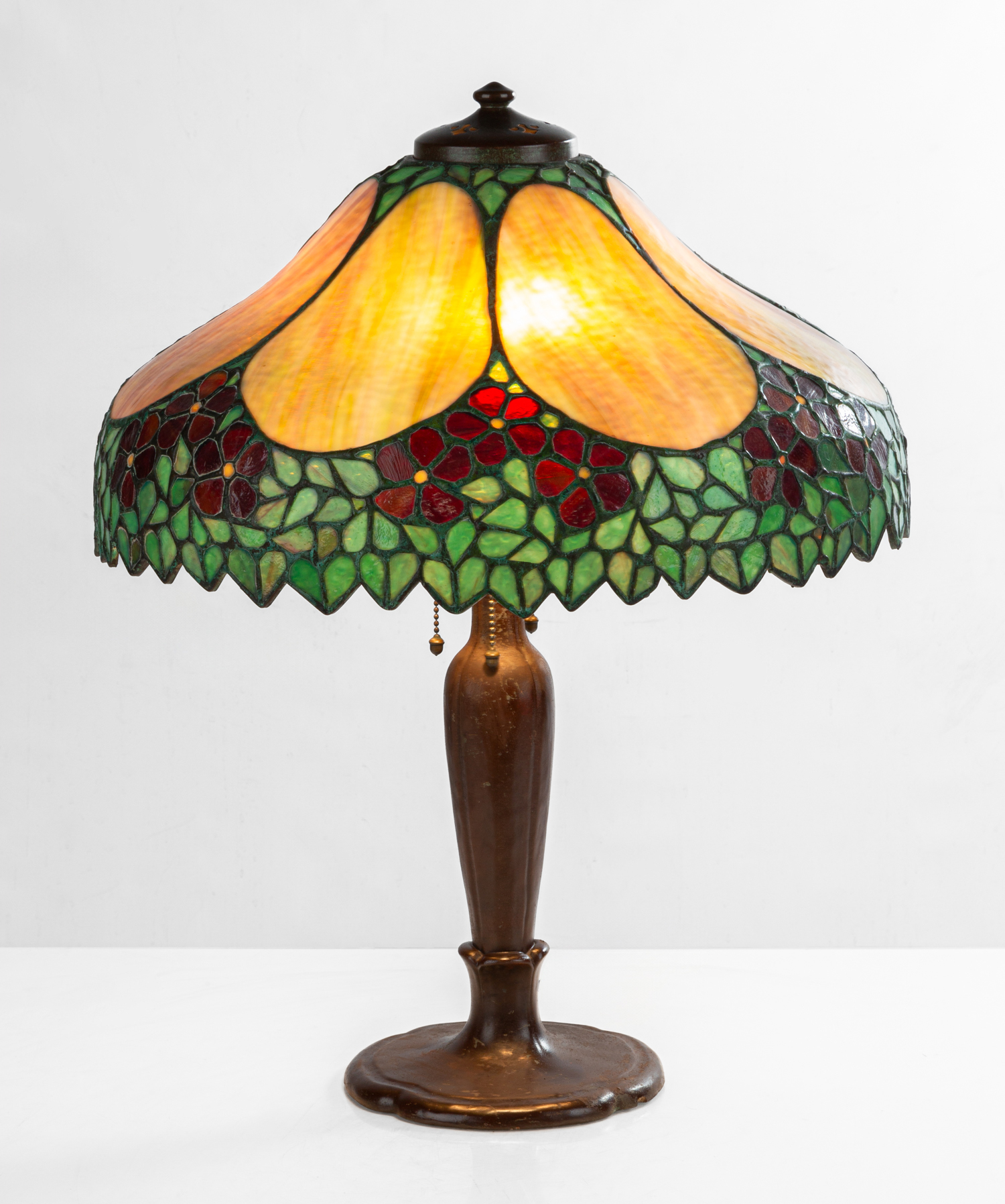 HANDEL TABLE LAMP Early 20th century.