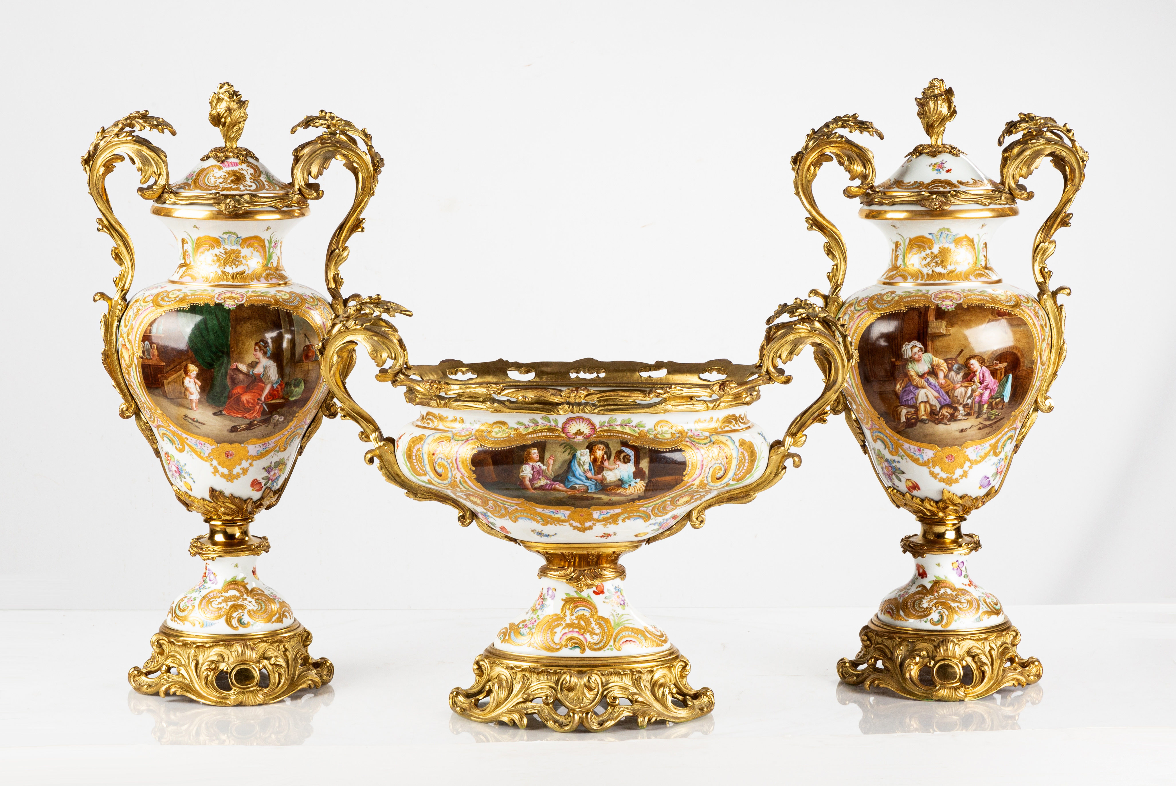 19TH CENTURY SEVRES STYLE HAND