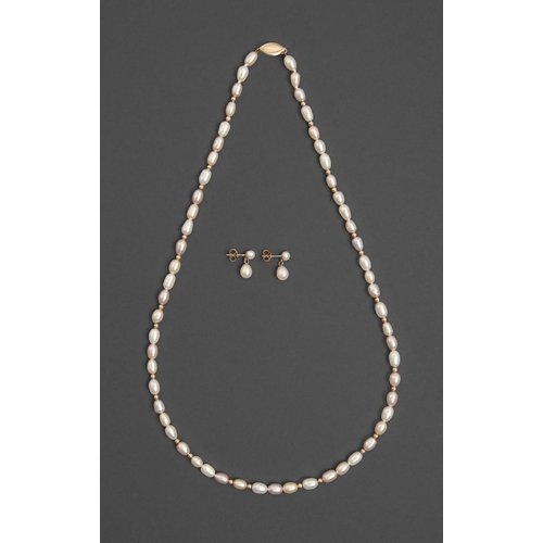 A cultured pearl necklace, gold