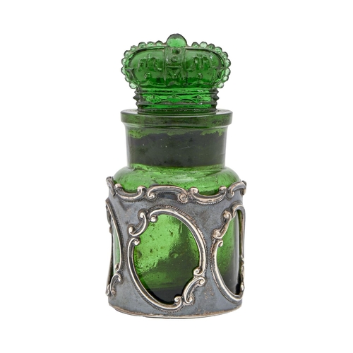 An Edwardian pierced silver bottle