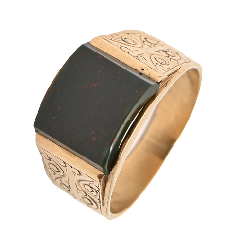 A bloodstone signet ring, in 9ct