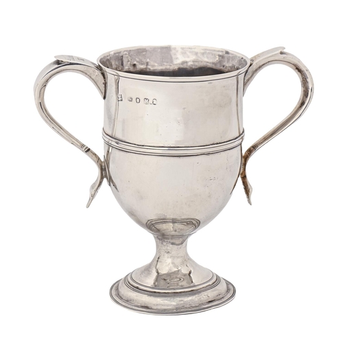 A George III silver cup, with reeded