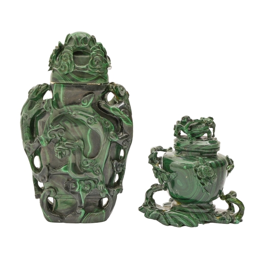 A Chinese malachite snuff bottle