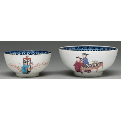 A Worcester sugar bowl and slop basin,