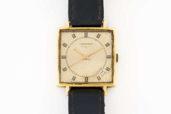 A LONGINES GOLD SQUARE CASED GENTLEMAN'S