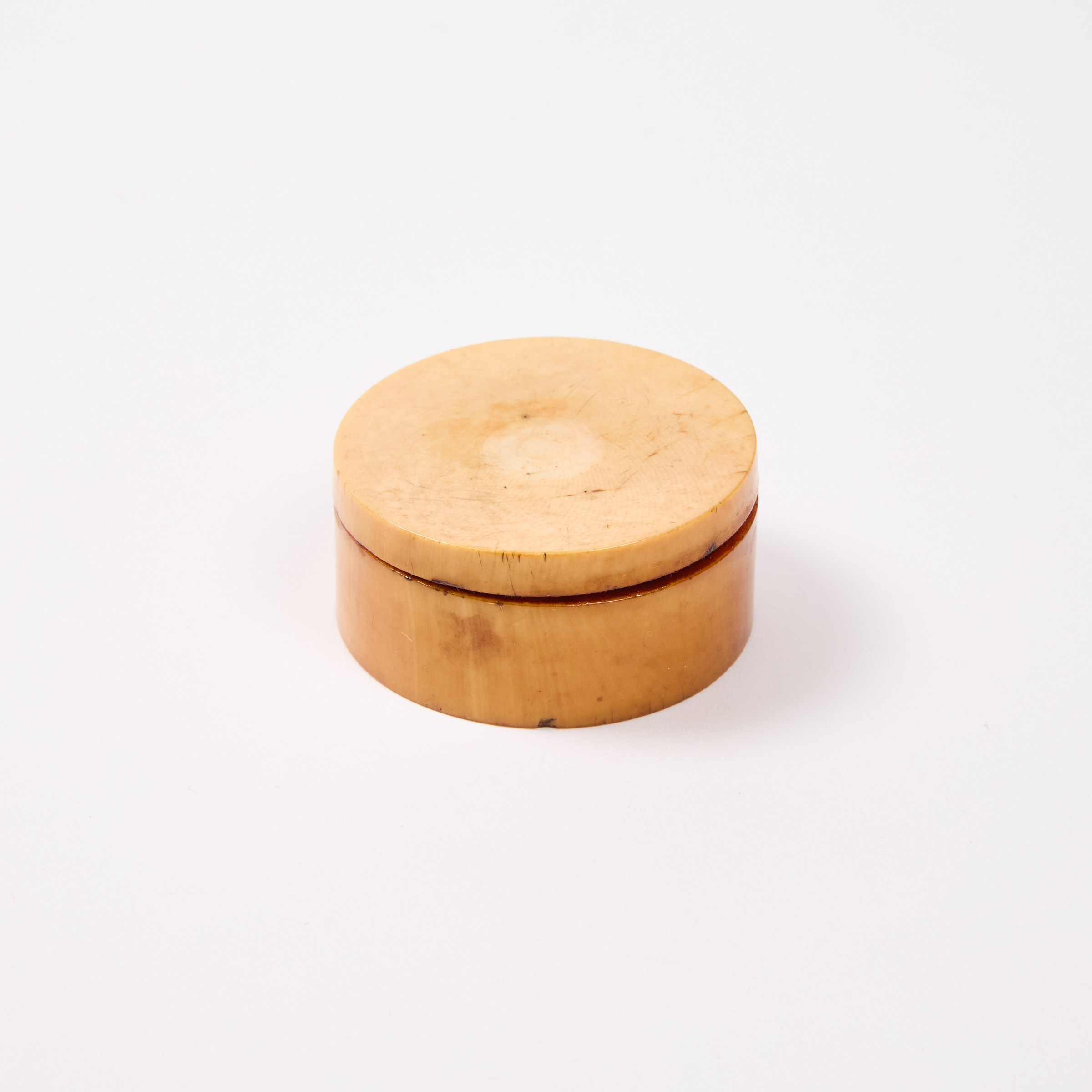 An Ivory Seal Paste Box, Qing Dynasty