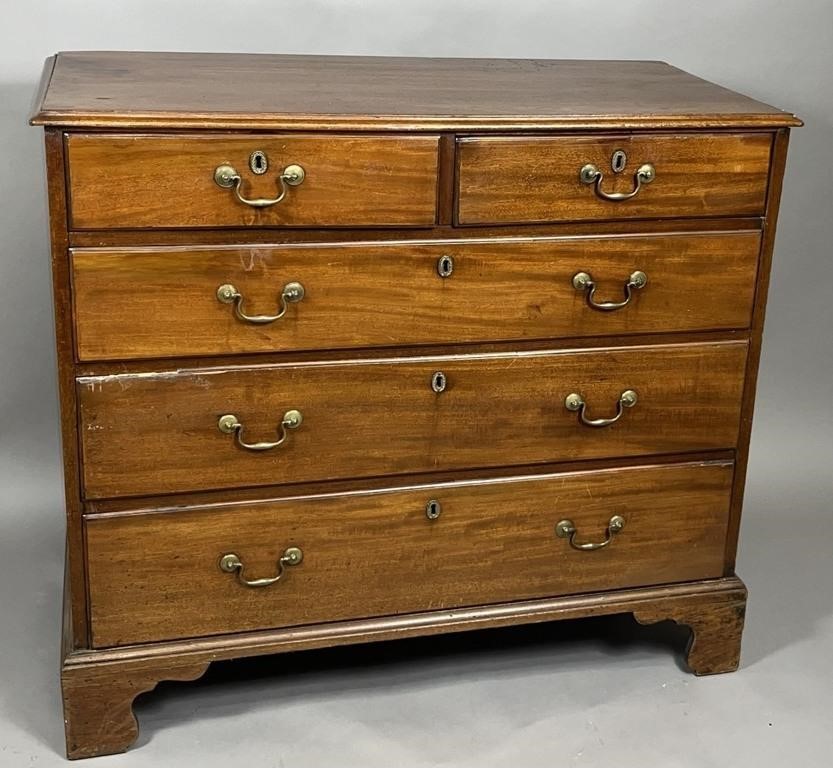 CHEST OF DRAWERS CA. 1790; IN MAHOGANY