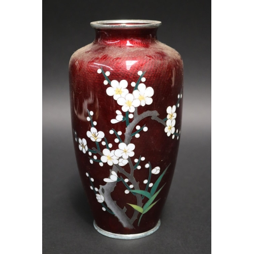 Fine Japanese ginbari vase, decorated