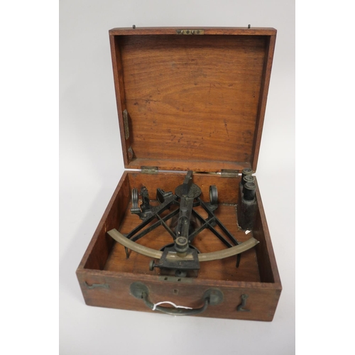 Cased sextant, marks are rubbed,