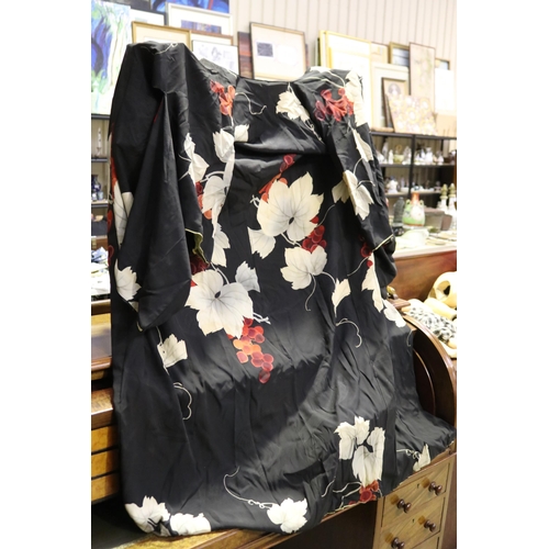 Good Japanese Kimono with leaves and