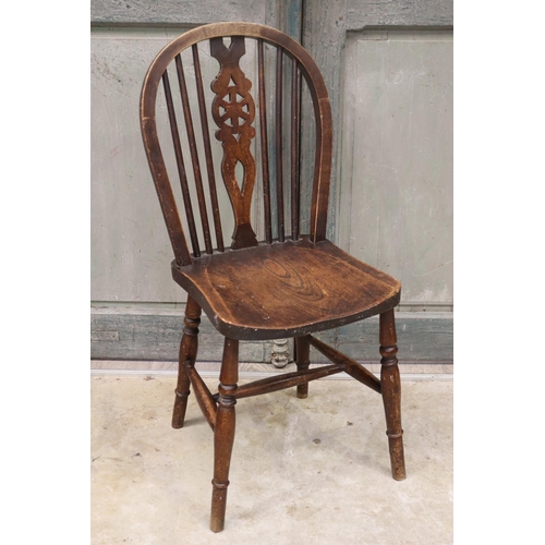 Antique Windsor cottage chair