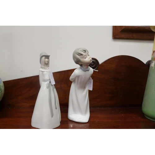 Two Spanish figures, Lladro style