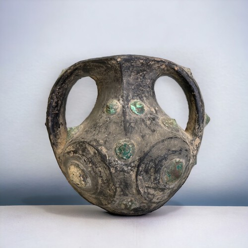 A Chinese black pottery amphora