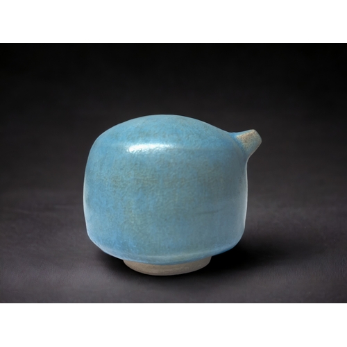 A JAPANESE POTTERY SUITEKI WATER