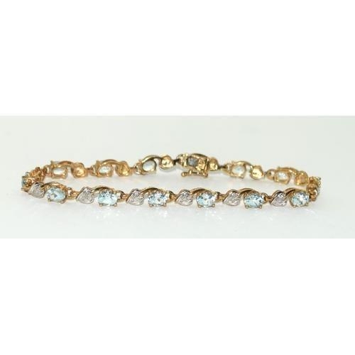 9ct gold ladies Topaz and Diamond