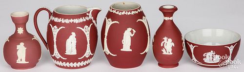 FIVE PIECES OF WEDGWOOD CRIMSON