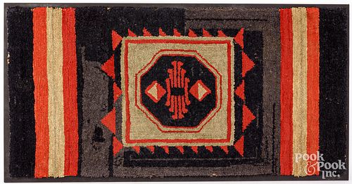 GEOMETRIC HOOKED RUG, EARLY 20TH