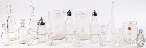 GROUP OF ETCHED AND COLORLESS GLASS,