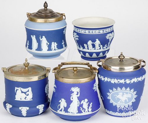 FIVE PIECES OF WEDGWOOD ROYAL BLUE