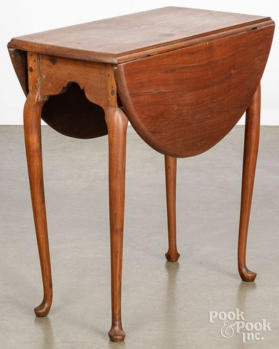 QUEEN ANNE WALNUT DROP LEAF TABLEQueen