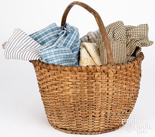 SPLIT OAK BASKET WITH ASSORTED