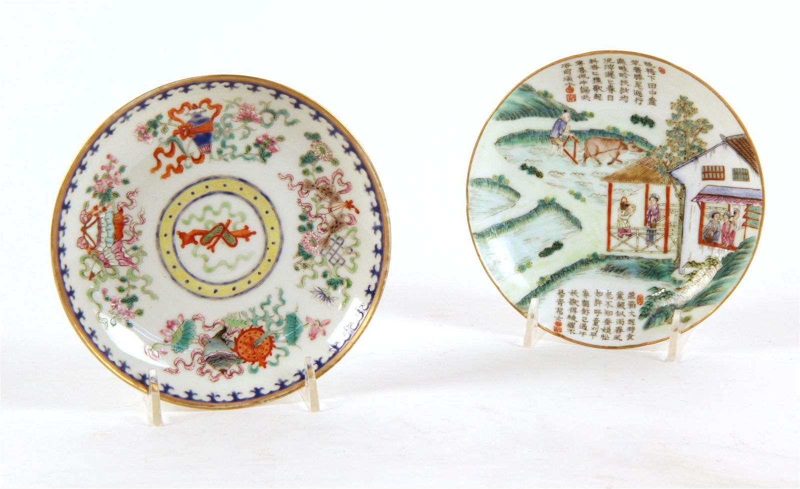 TWO CHINESE PORCELAIN PLATESTwo