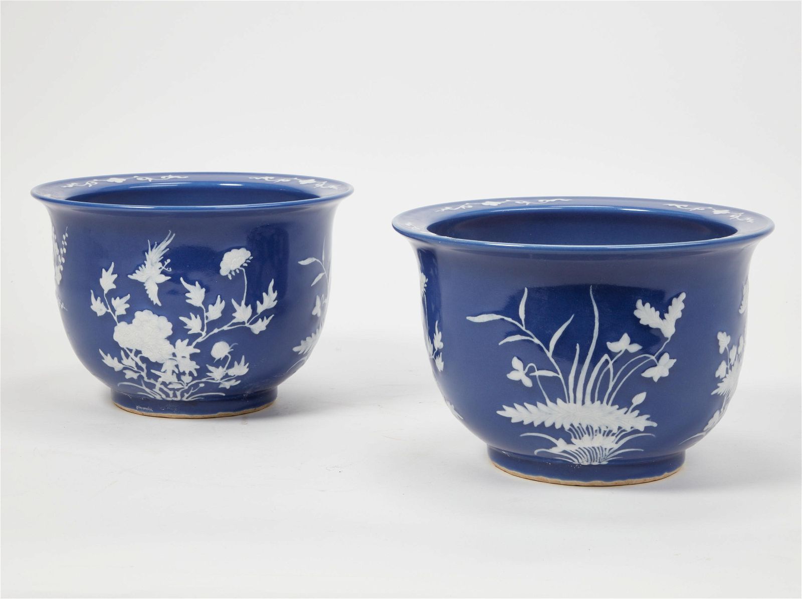 PAIR CHINESE BLUE & WHITE PORCELAIN