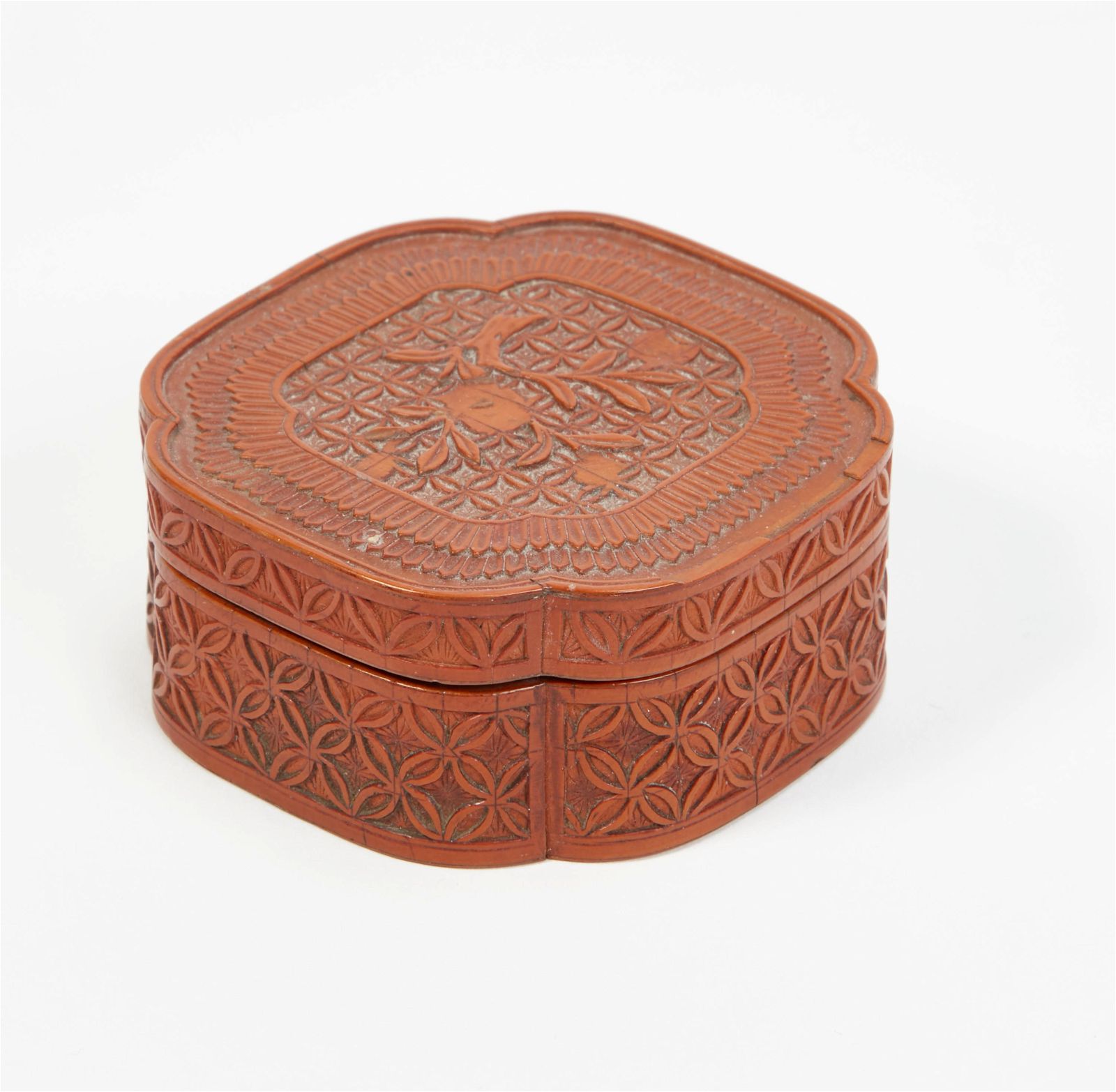 A SMALL CHINESE CARVED BOXWOOD