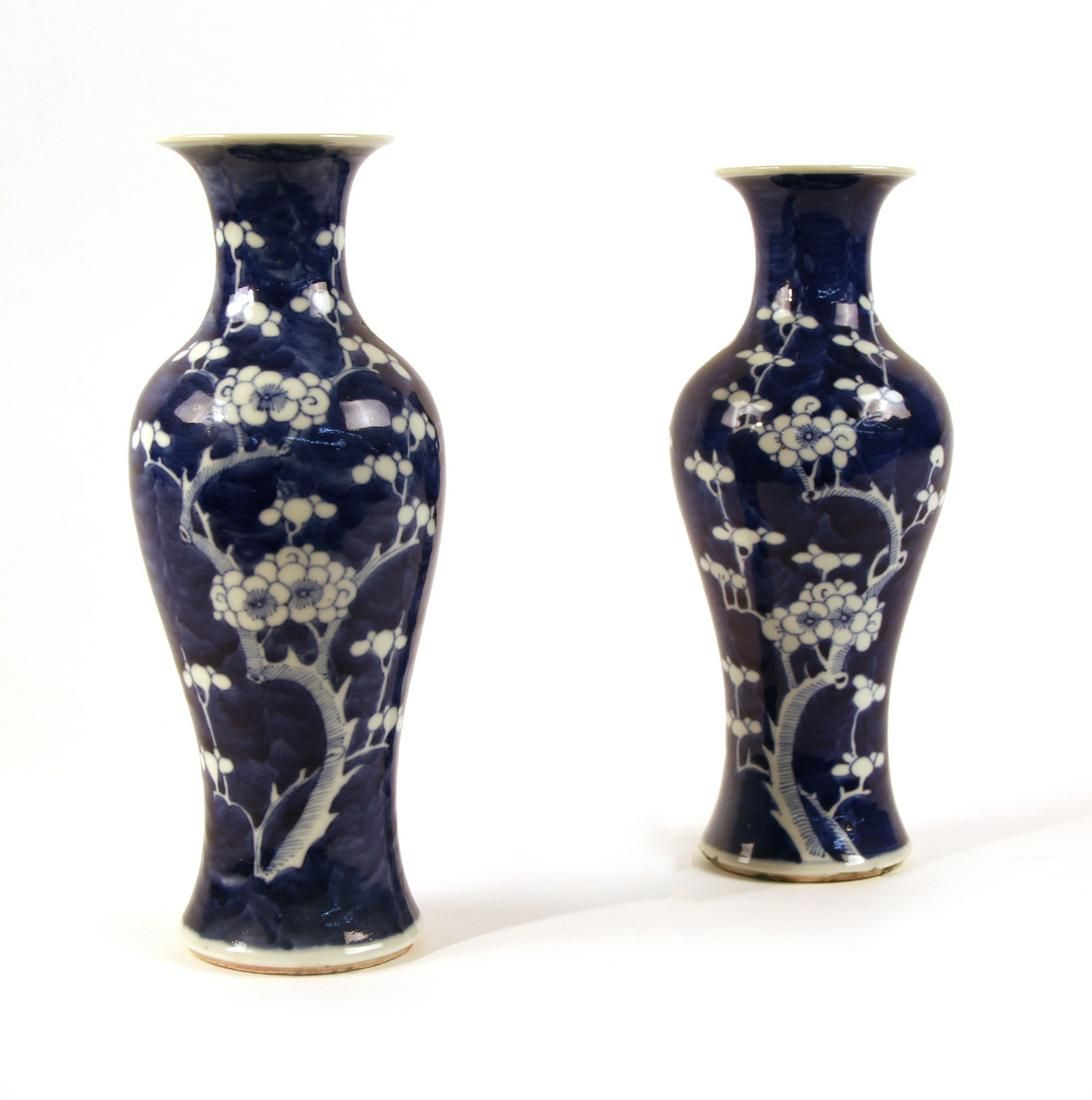 A PAIR OF CHINESE BLUE AND WHITE