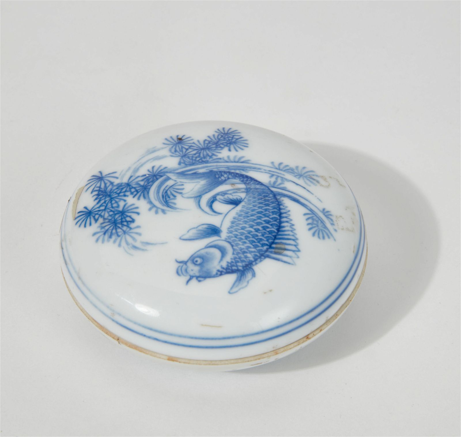 A CHINESE BLUE AND WHITE GLAZED
