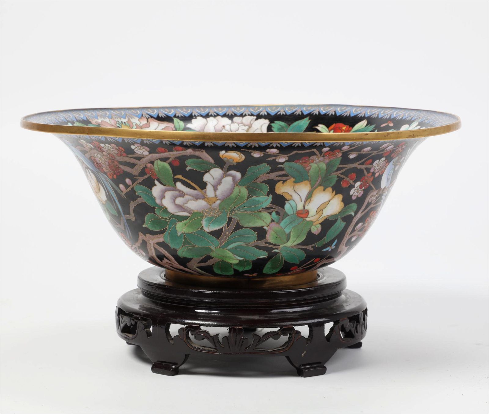 A CHINESE CLOISONNNE ENAMEL FLORAL