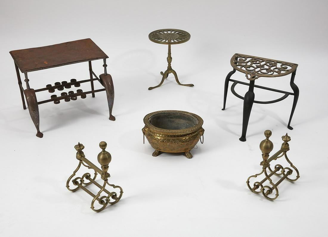 SIX CONTINENTAL BRASS AND METALWARE