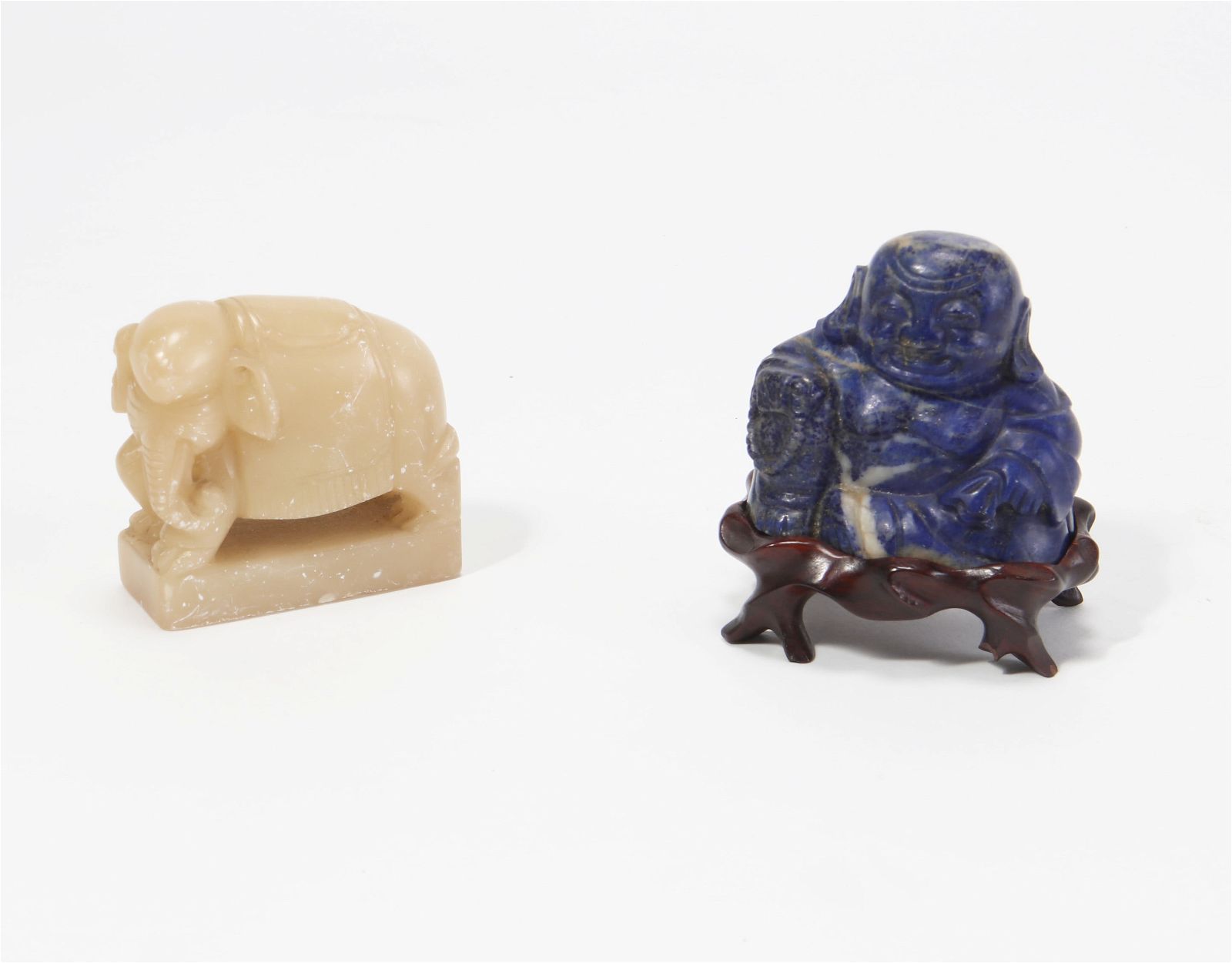 TWO CHINESE HARDSTONE CARVINGSTwo