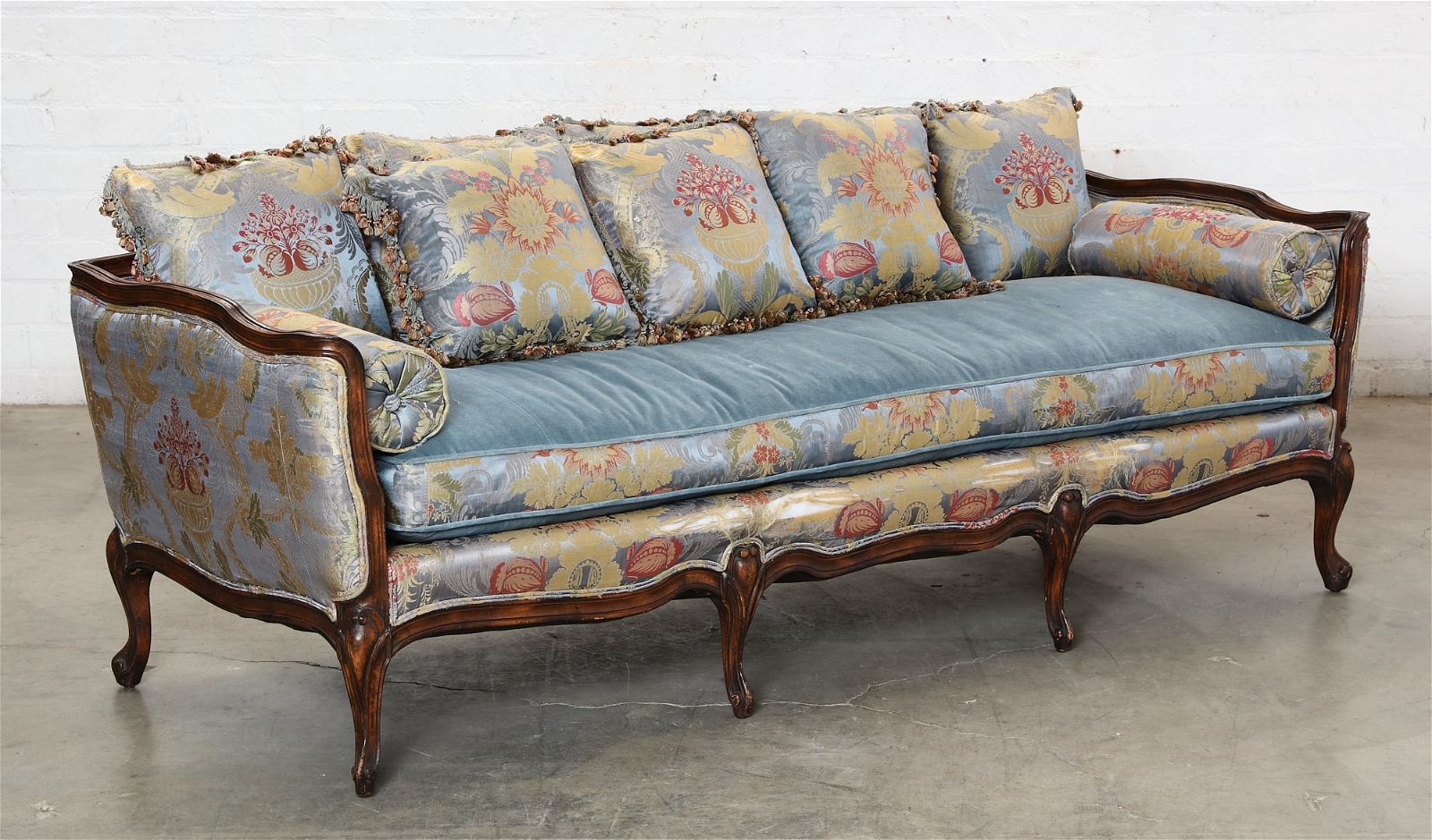 A LOUIS XV STYLE BEECHWOOD CANAPEA