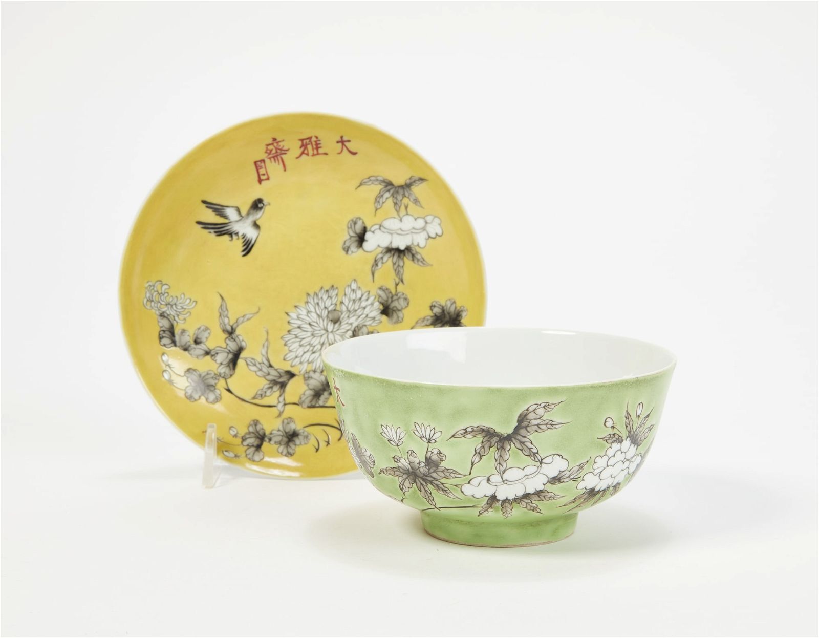 A CHINESE PORCELAIN DISH AND BOWLA