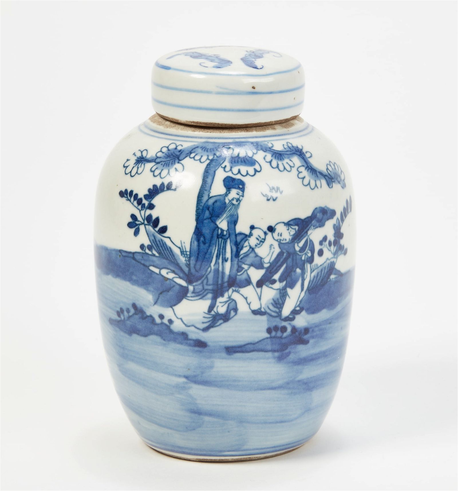 A CHINESE BLUE AND WHITE LIDDED PORCELAIN