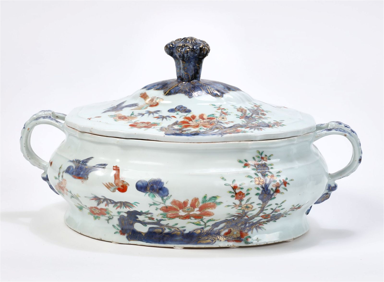 A CHINESE EXPORT PORCELAIN TOBACCO LEAF