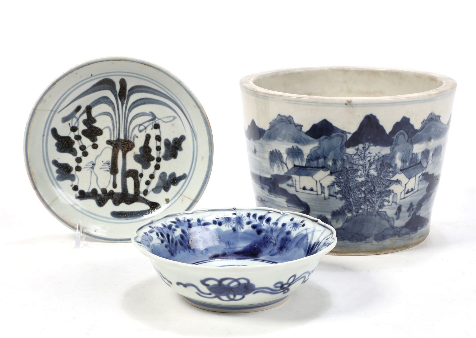 THREE CHINESE BLUE AND WHITE PORCELAIN