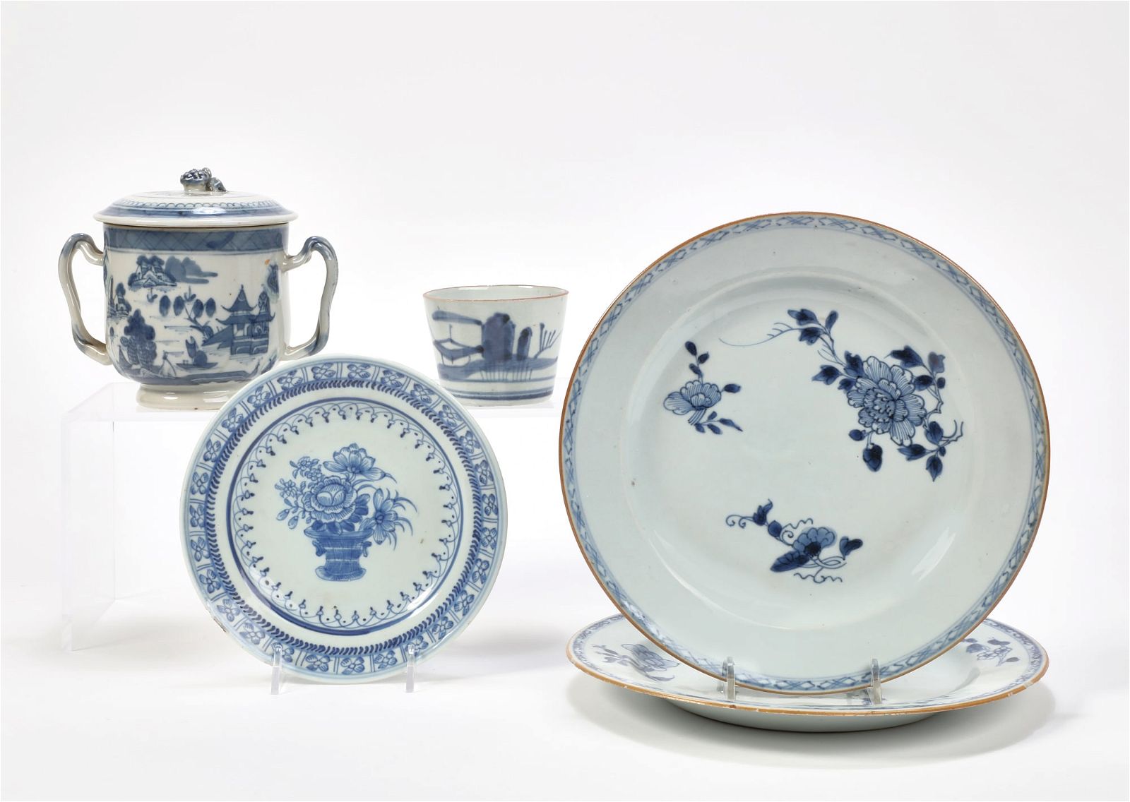 FIVE CHINESE EXPORT PORCELAIN TABLETOP