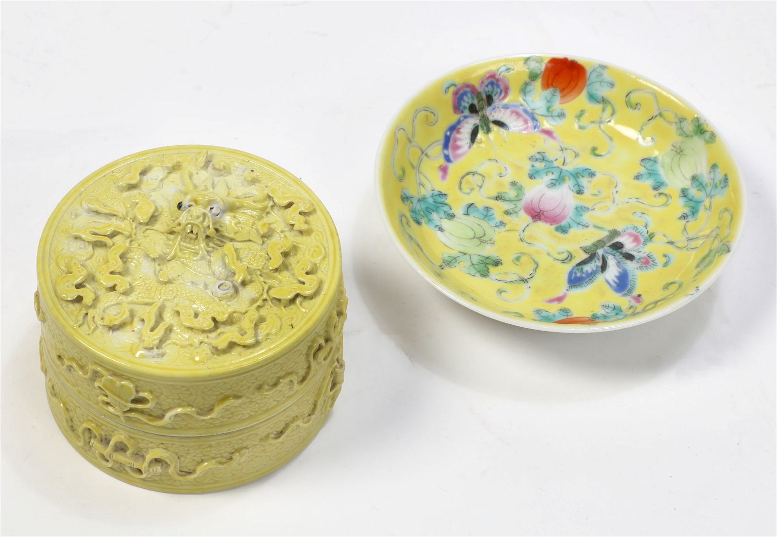 A CHINESE PORCELAIN YELLOW BOX