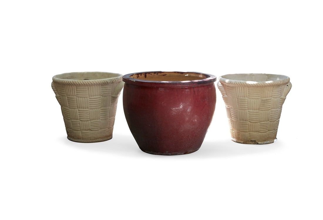 A GROUP OF THREE GARDEN PLANTERS,