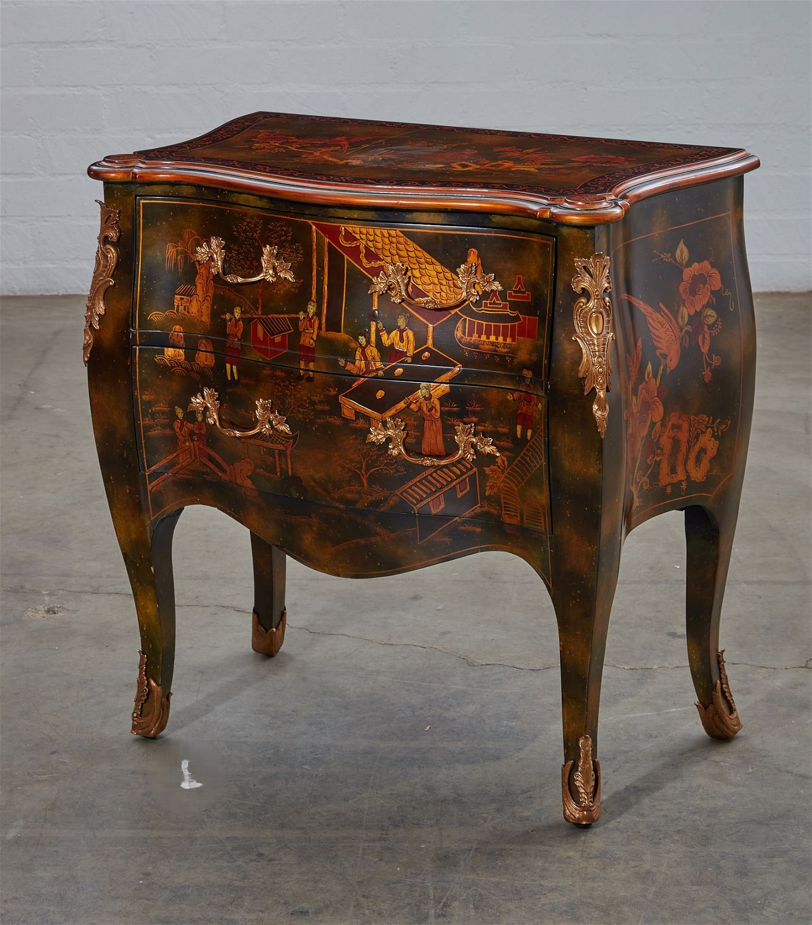 A MAITLAND-SMITH CHINOISERIE DECORATED