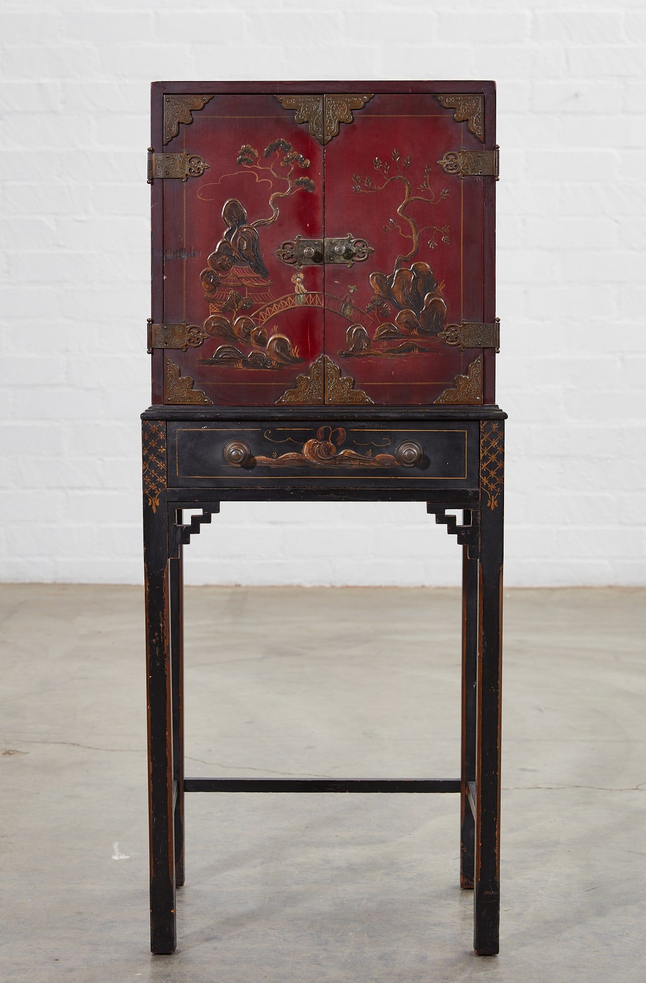 A GEORGE III STYLE CHINOISERIE