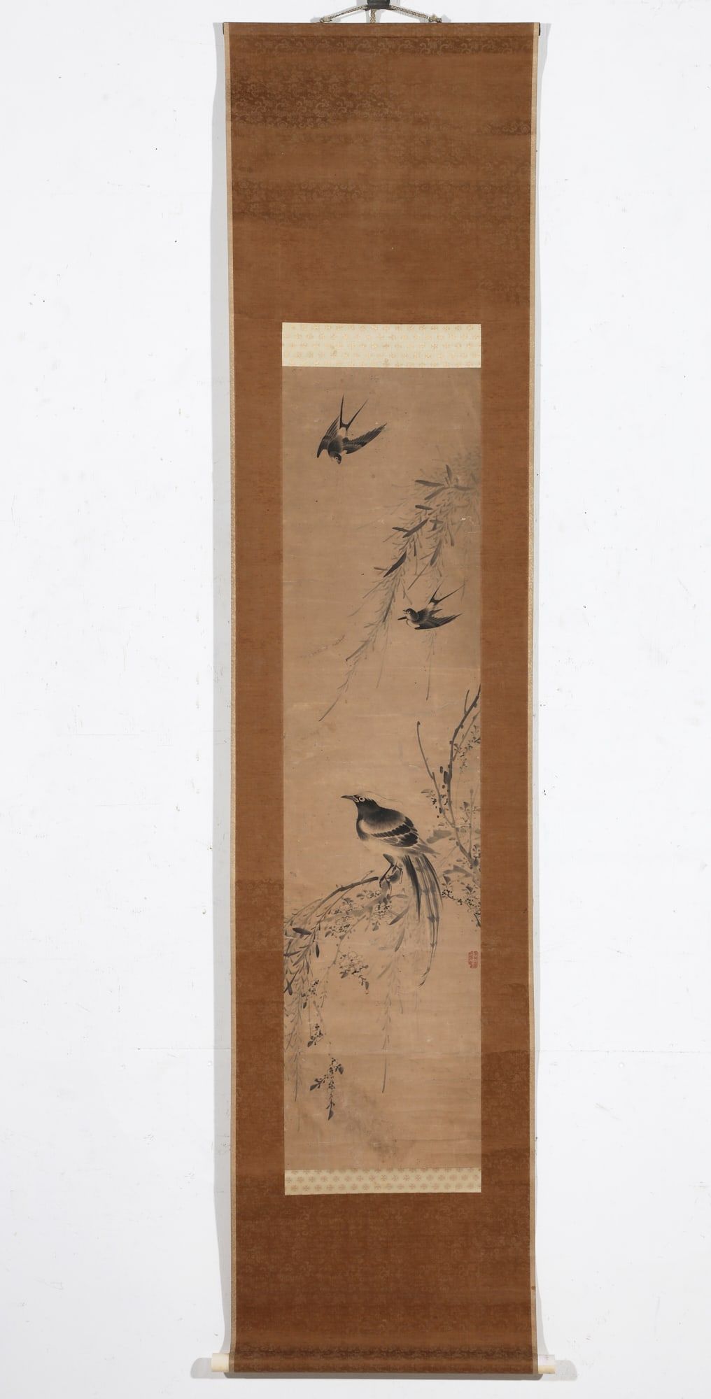 A CHINESE SCROLL DEPICTING BIRDS