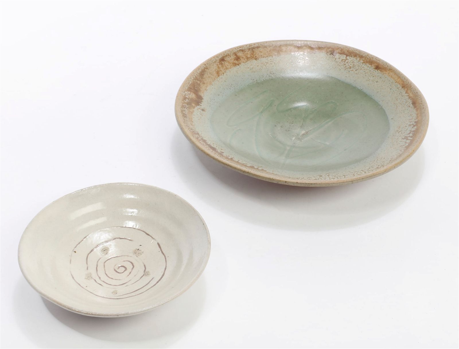 TWO CONTEMPORARY ASIAN CERAMIC DISHESTwo
