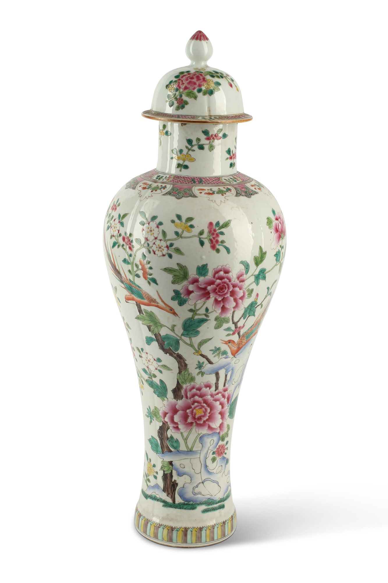 A CHINESE FAMILLE ROSE PORCELAIN