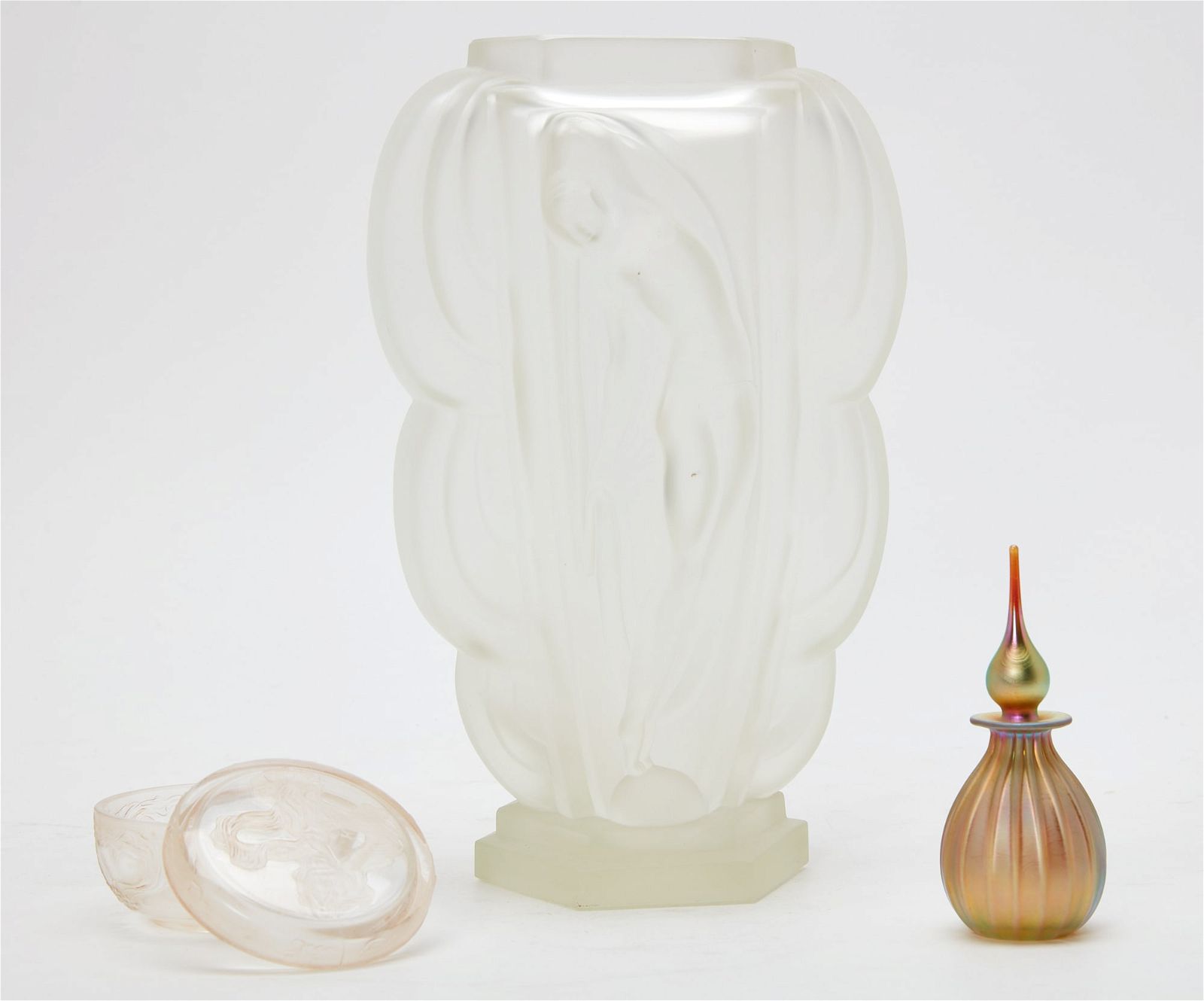 A GROUP OF THREE GLASS ARTICLES,