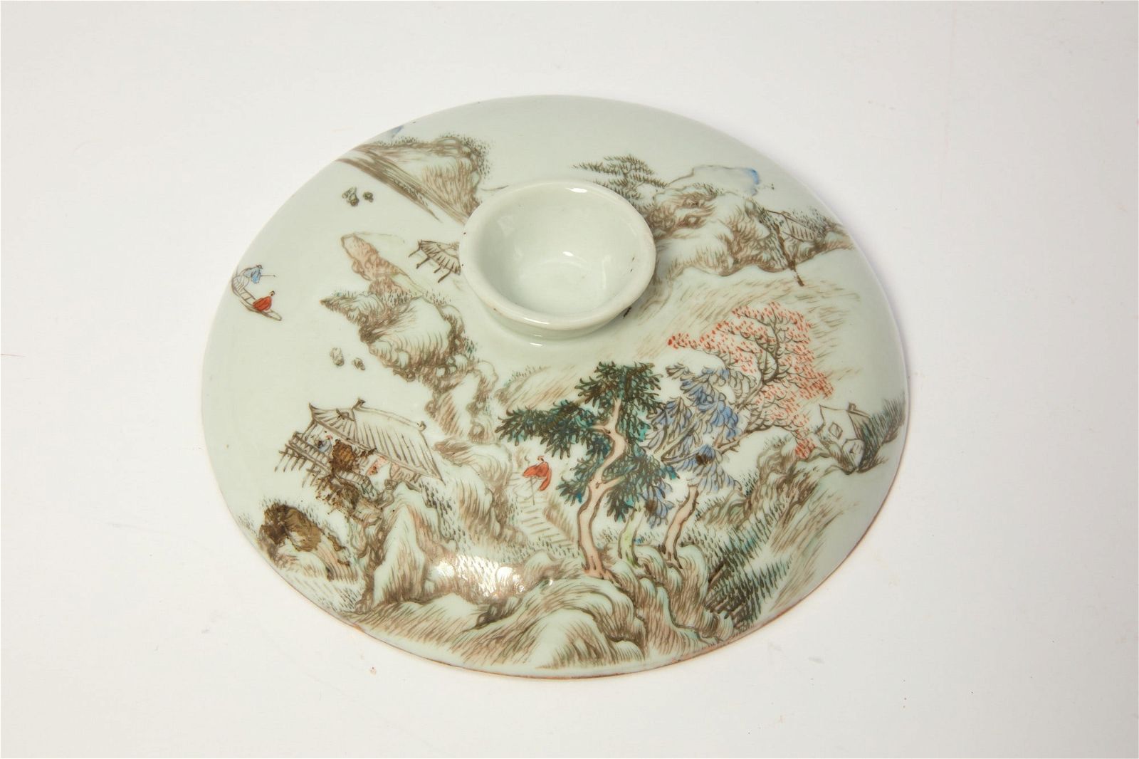 A CHINESE EXPORT FAMILLE ROSE PORCELAIN