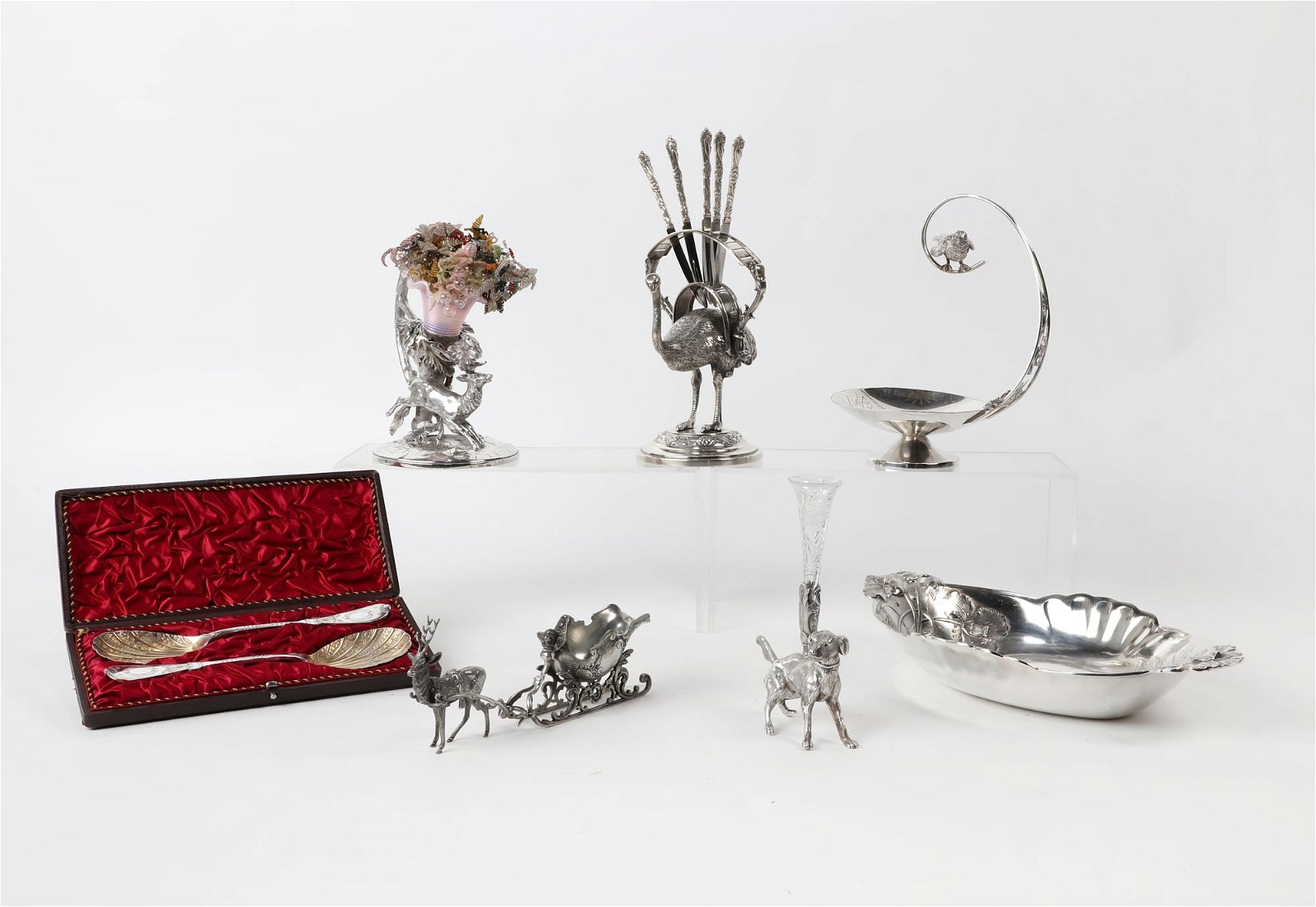A FOURTEEN PIECE GROUP OF SILVERPLATE