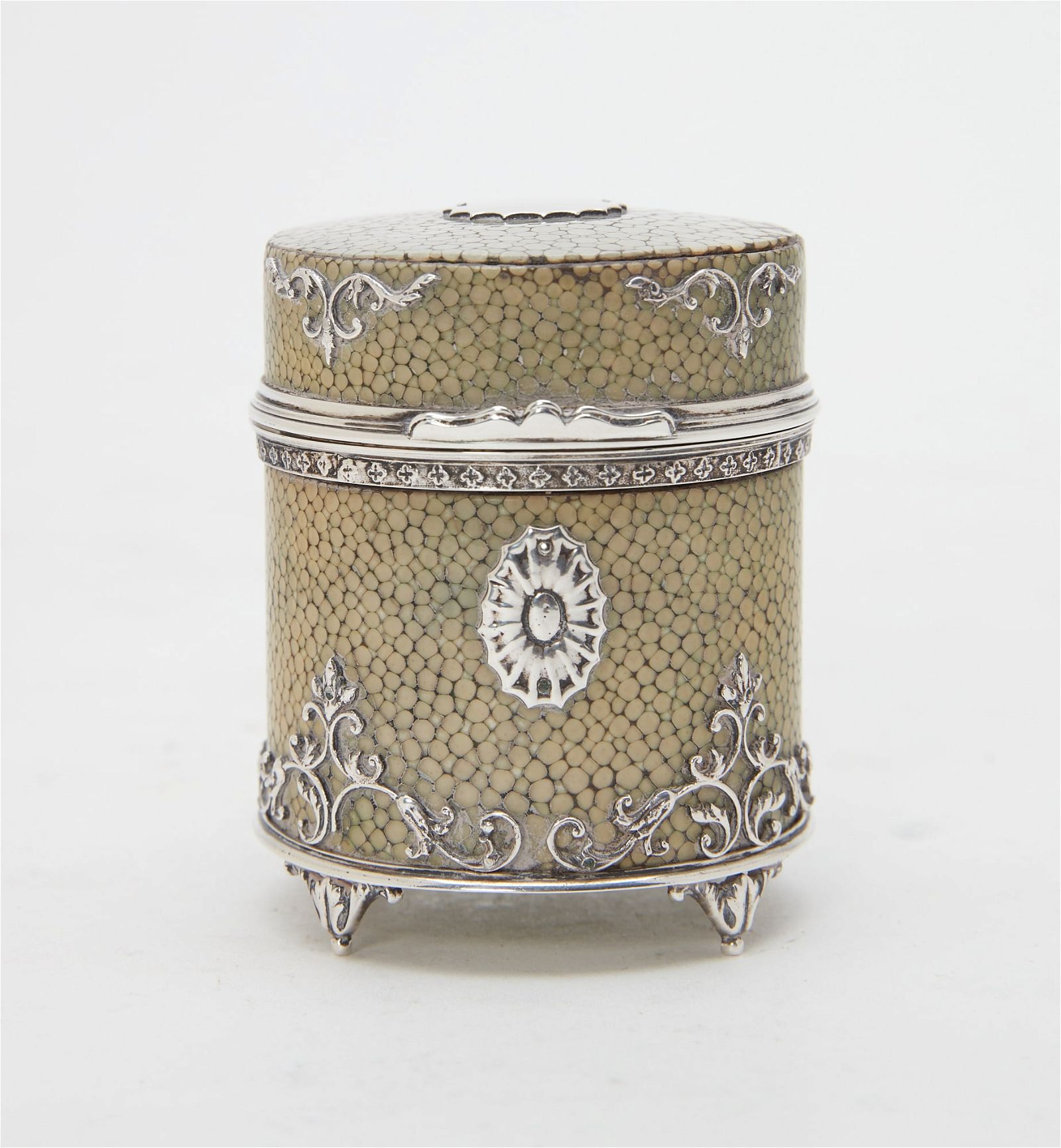 AN EDWARD VII STERLING SILVER MOUNTED